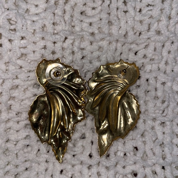 Vintage Leaf Earrings - Picture 3 of 8